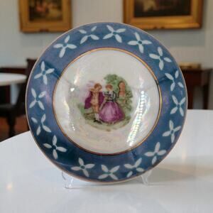 Vintage Japan Lusterware Trinket Box Blue Courting Couple Iridescent 1950s